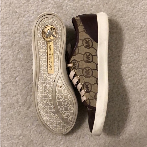 Michael Kors shoes 😊❤️ - Picture 3 of 5